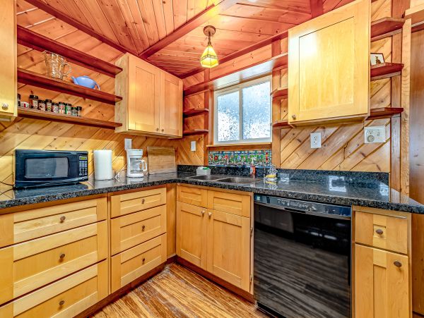 Mendocino Home 1027100