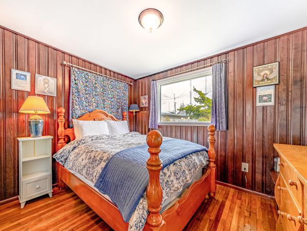 Mendocino Home 1027100