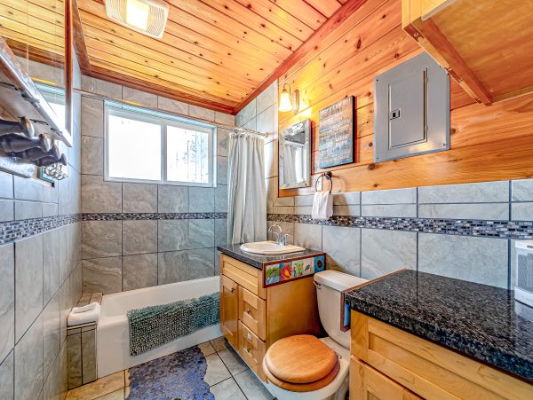 Mendocino Home 1027100