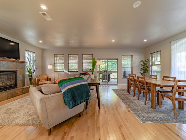 Mendocino Home 1027101