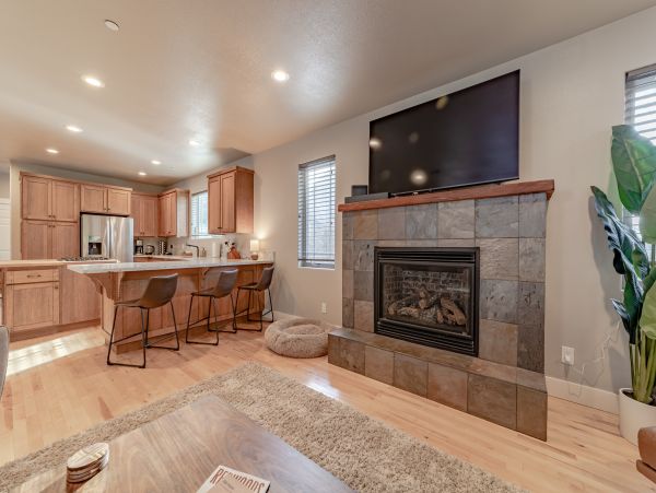 Mendocino Home 1027101
