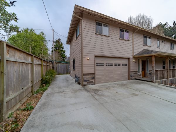Mendocino Home 1027104