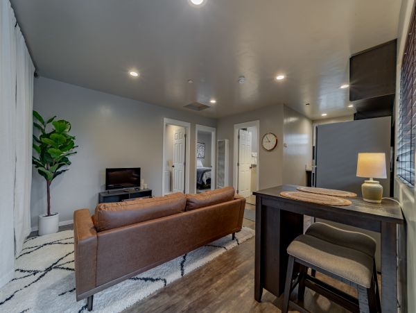 Mendocino Home 1027104