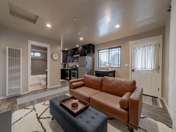 Mendocino Home 1027104
