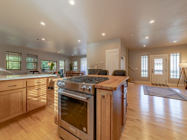 Mendocino Home 1027105