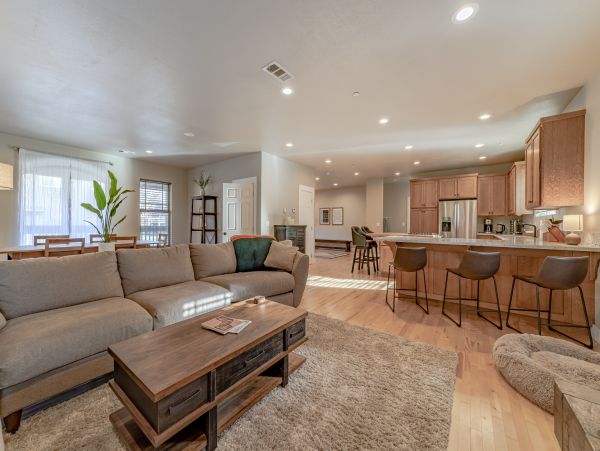 Mendocino Home 1027105