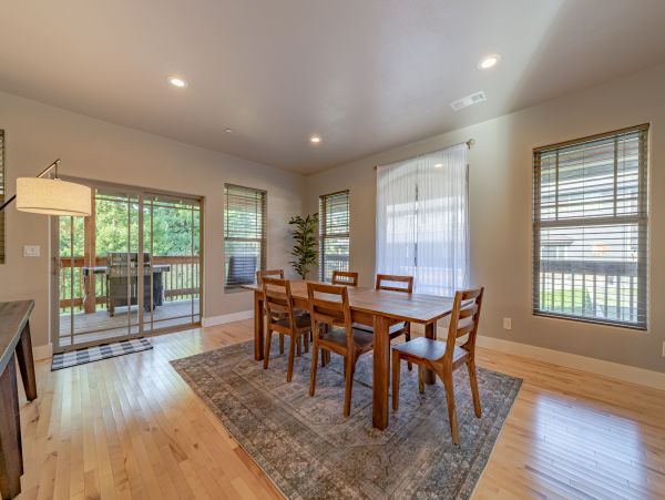 Mendocino Home 1027105
