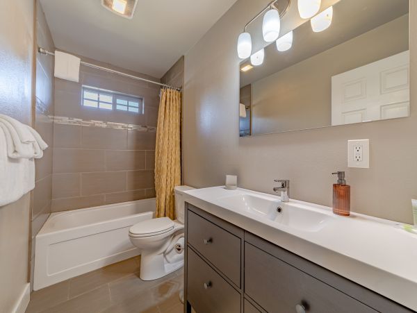 Mendocino Home 1027105