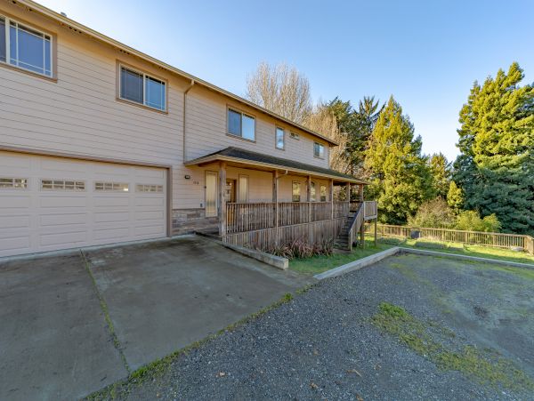 Mendocino Home 1027105