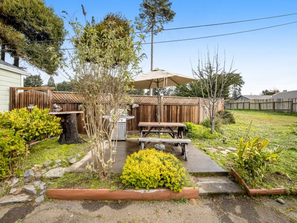 Mendocino Home 1027106