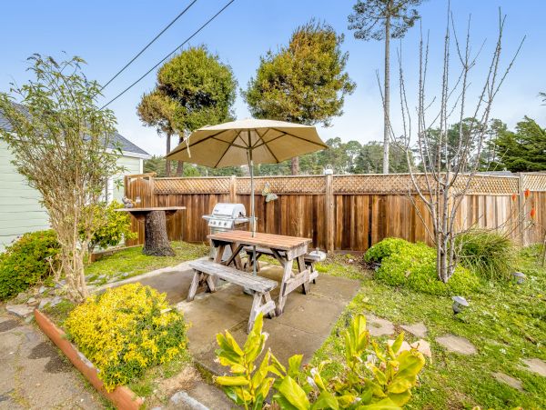 Mendocino Home 1027107