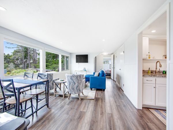 Mendocino Home 1027108