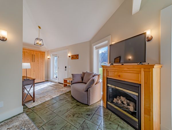 Mendocino Home 1027109