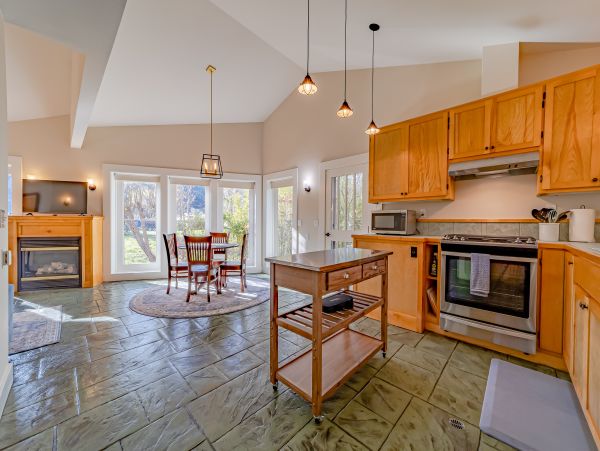 Mendocino Home 1027109
