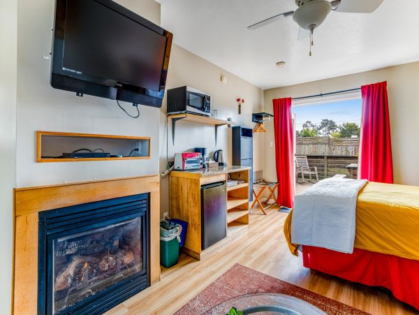 Mendocino Home 1027110