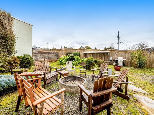 Mendocino Home 1027110