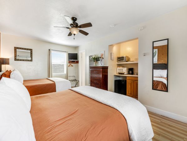 Mendocino Home 1027114
