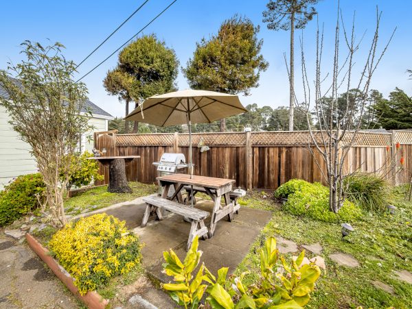 Mendocino Home 1027114