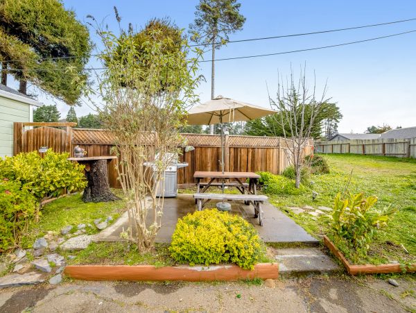Mendocino Home 1027116