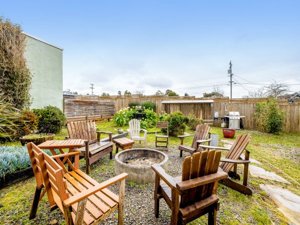 Mendocino Home 1027116