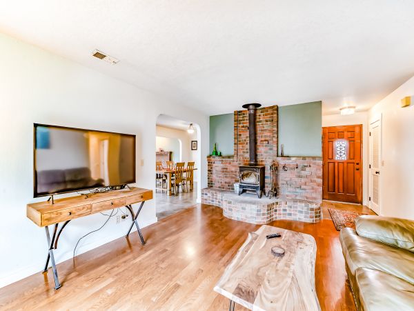 Mendocino Home 1027120