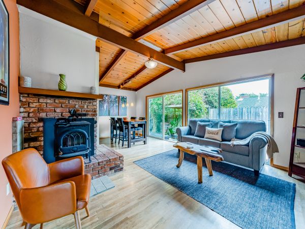 Mendocino Home 1027121