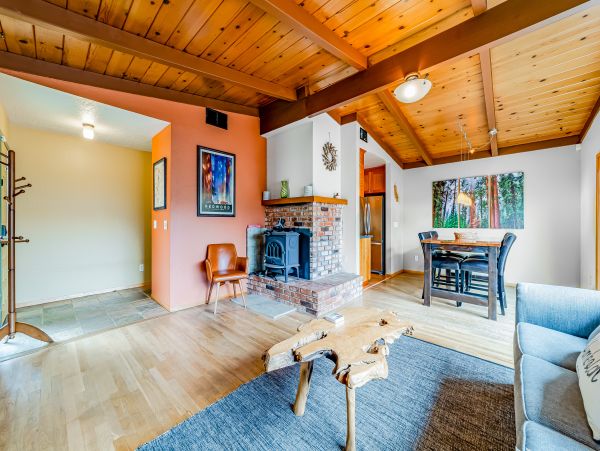 Mendocino Home 1027121