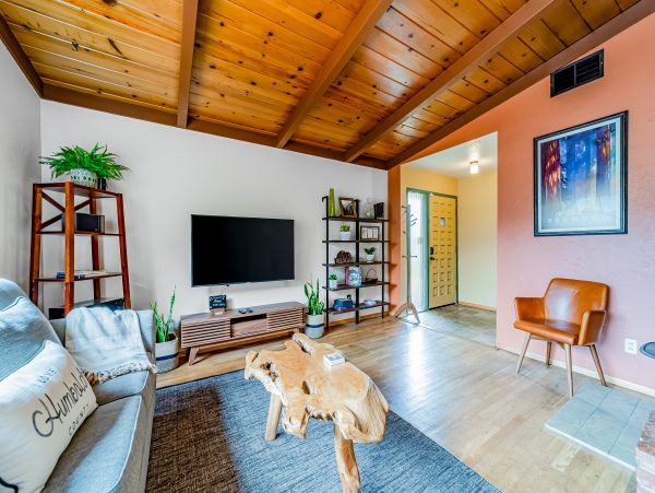 Mendocino Home 1027121