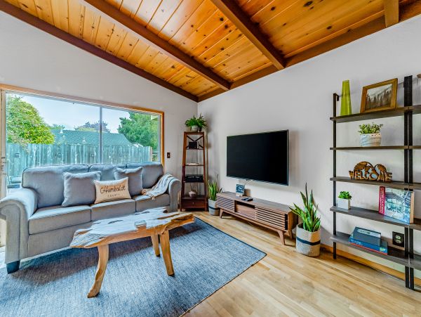 Mendocino Home 1027121