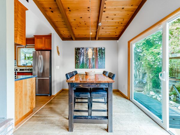 Mendocino Home 1027121