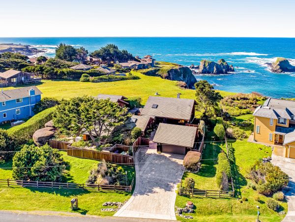 Mendocino Home 1027122
