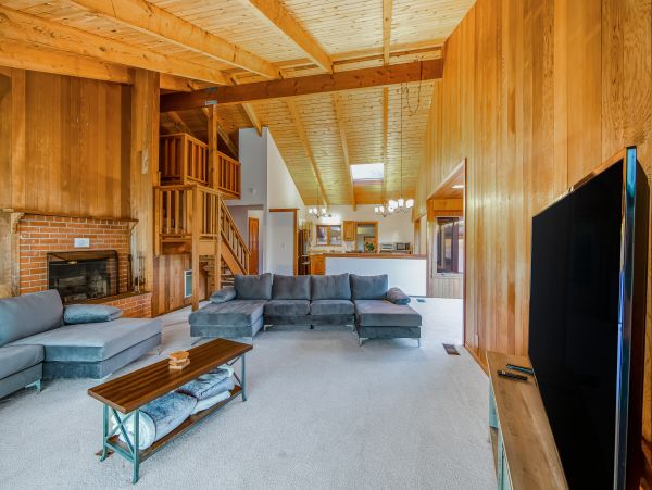 Mendocino Home 1027122