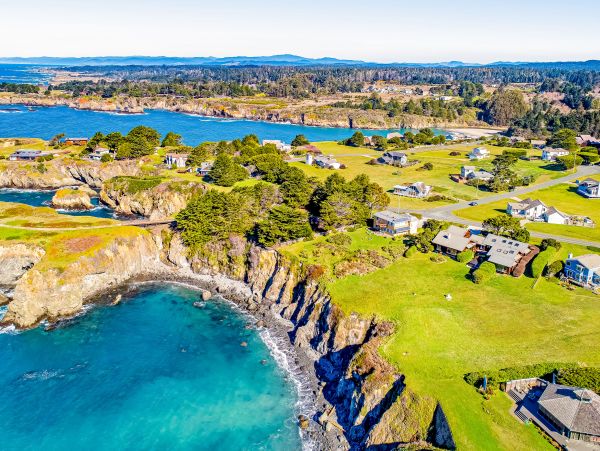 Mendocino Home 1027122