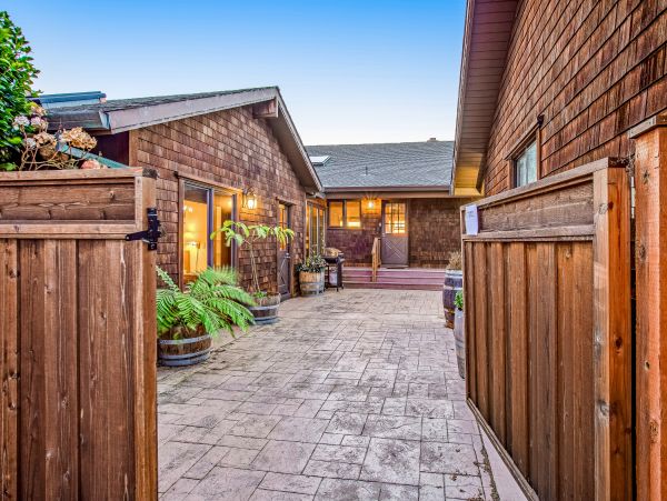 Mendocino Home 1027123