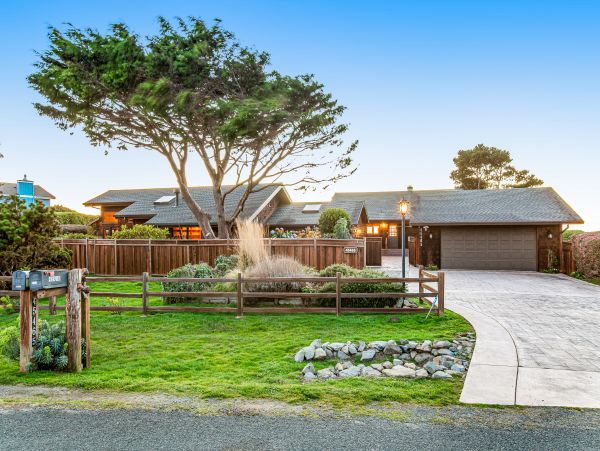 Mendocino Home 1027123