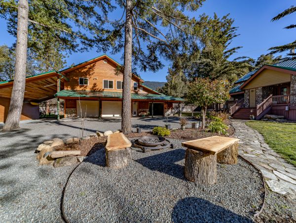 Mendocino Home 1027124