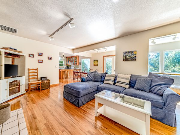 Mendocino Home 1027125
