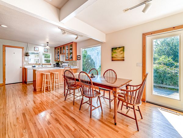 Mendocino Home 1027125