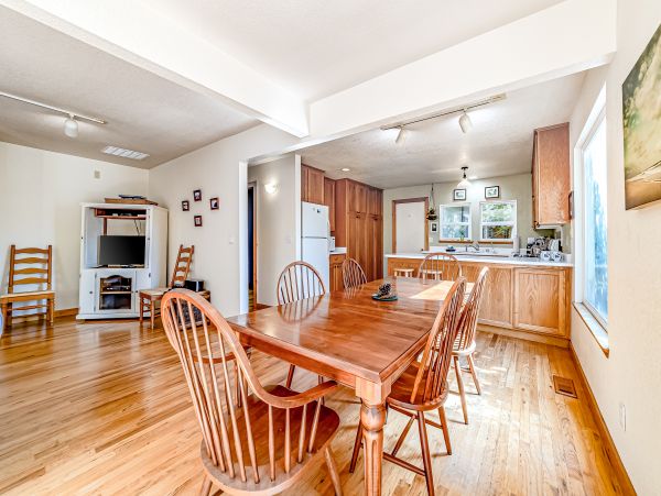 Mendocino Home 1027125