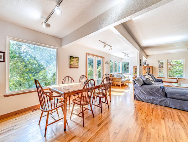 Mendocino Home 1027125