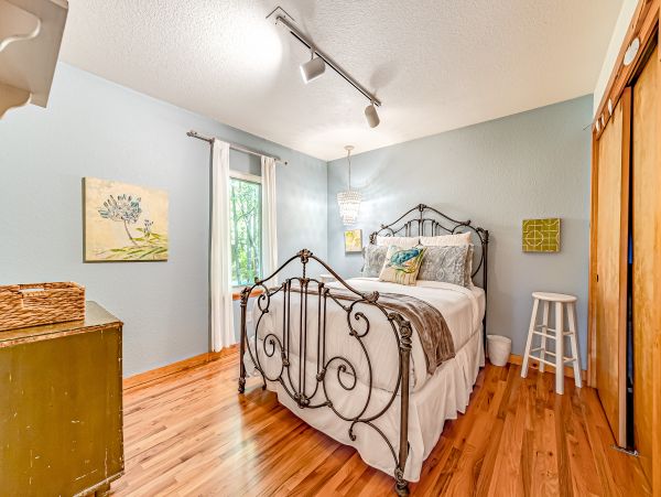 Mendocino Home 1027125