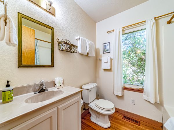Mendocino Home 1027125