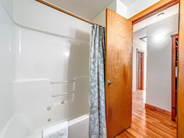 Mendocino Home 1027125