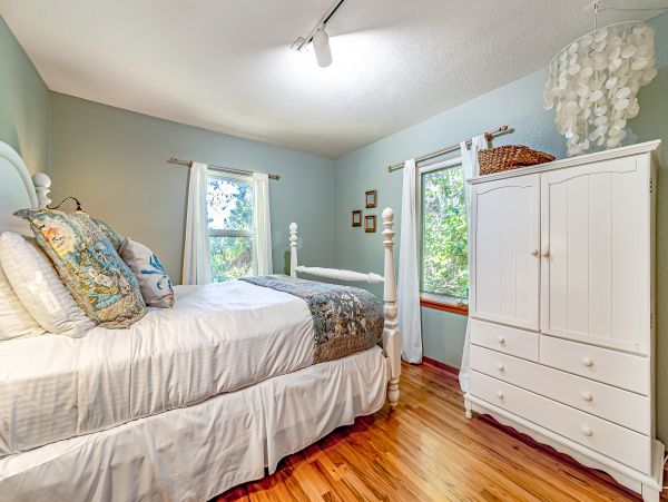 Mendocino Home 1027125