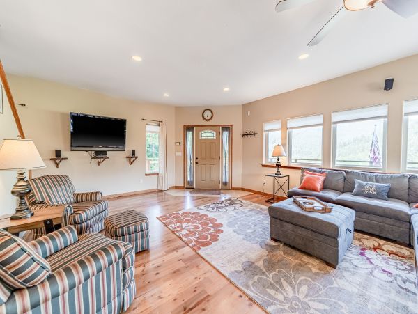 Mendocino Home 1027128
