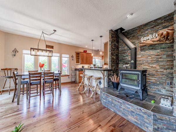 Mendocino Home 1027128
