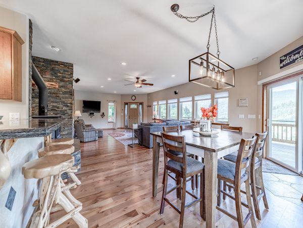 Mendocino Home 1027128