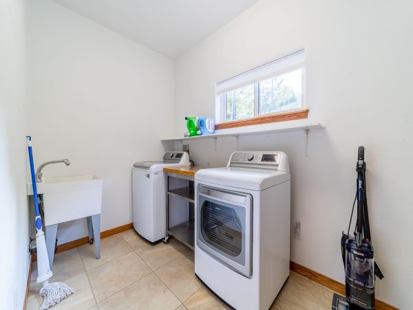 Mendocino Home 1027128