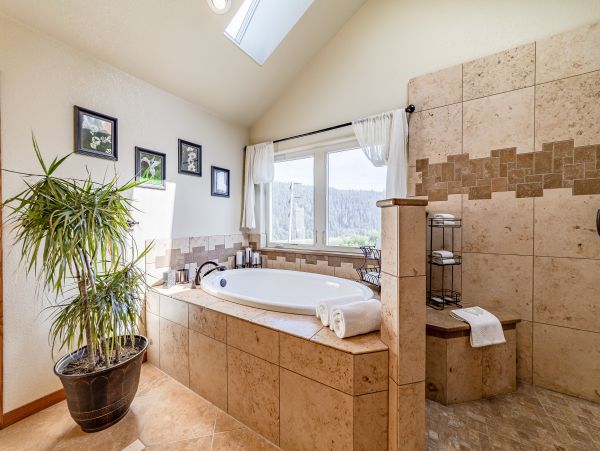 Mendocino Home 1027128
