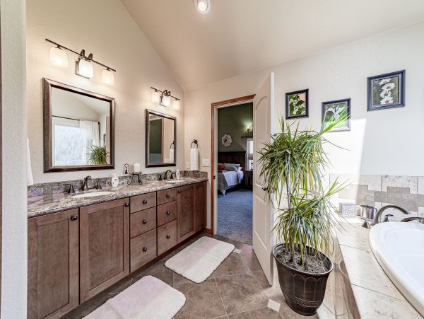Mendocino Home 1027128